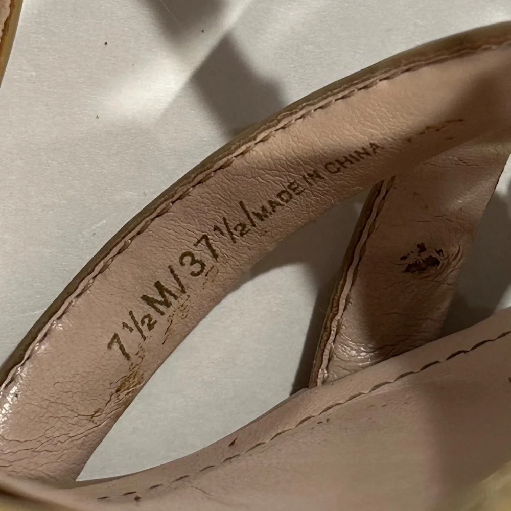 Vince Camuto Spiked, Tan, Patent Leather, Wedge Heels - Size‎ 7.5